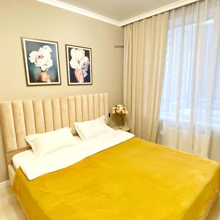 Oner Apartment Almaty Esterno foto