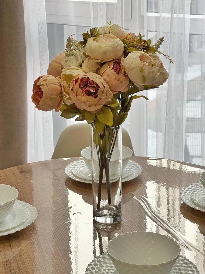 Oner Apartment Almaty Esterno foto