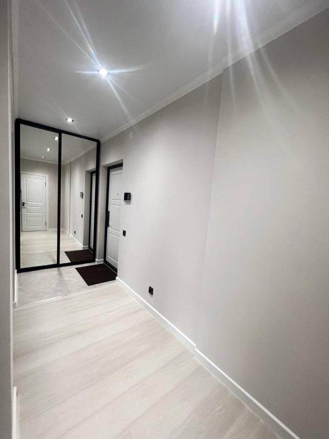 Oner Apartment Almaty Esterno foto