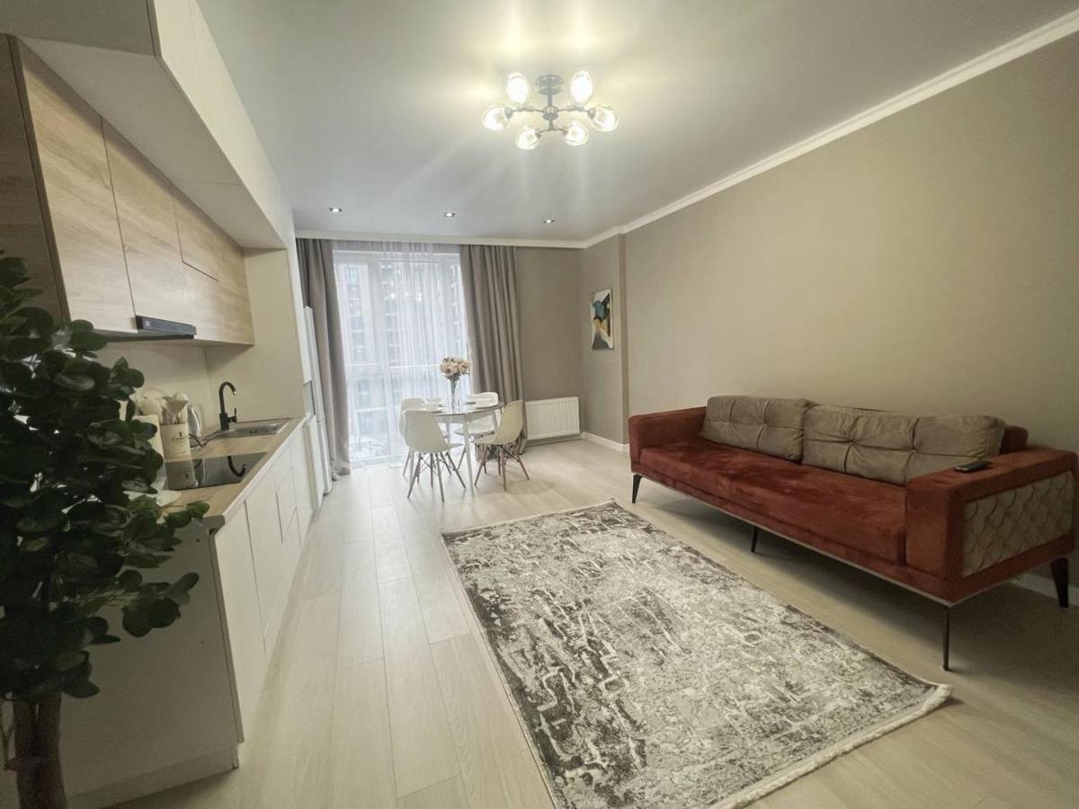 Oner Apartment Almaty Esterno foto