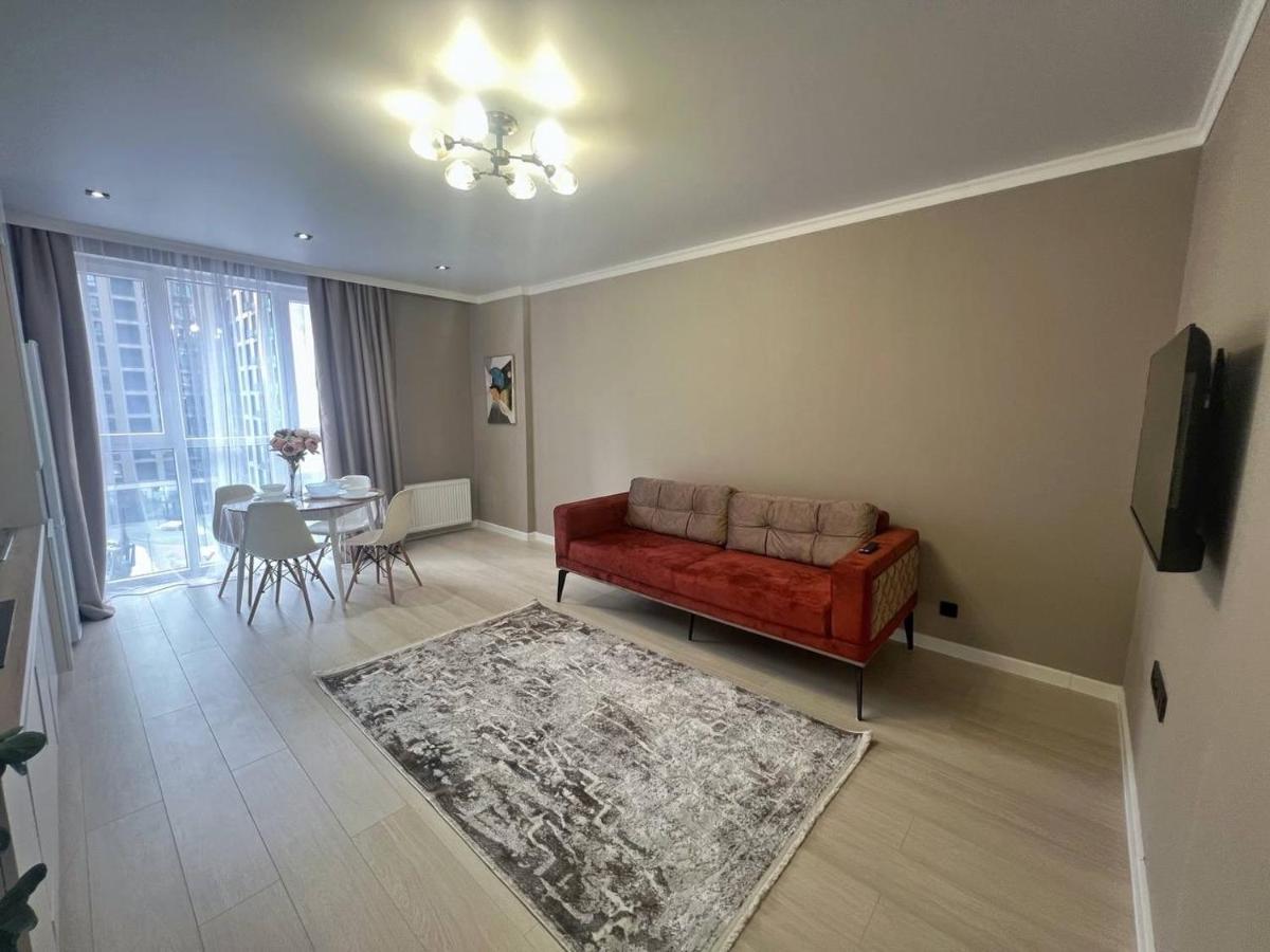 Oner Apartment Almaty Esterno foto
