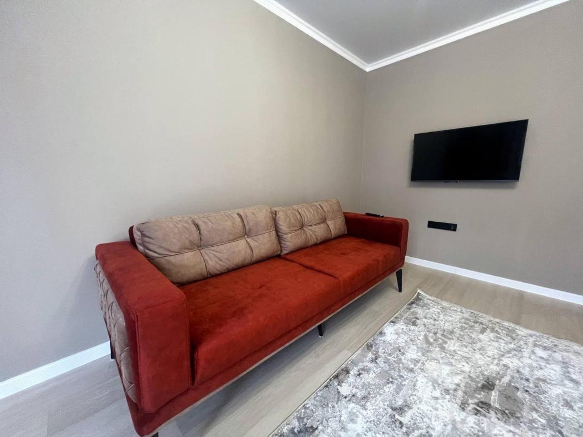 Oner Apartment Almaty Esterno foto